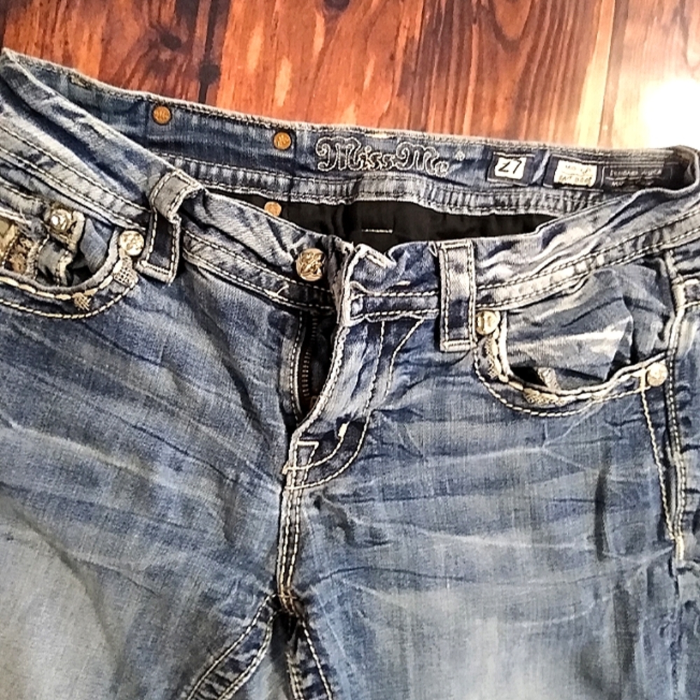 Like New Women's Miss Me Jeans - Picture 3 of 6